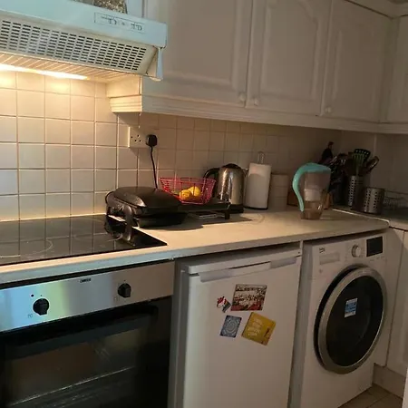 Appartement Cosy For 2 Month Let In Central Location .